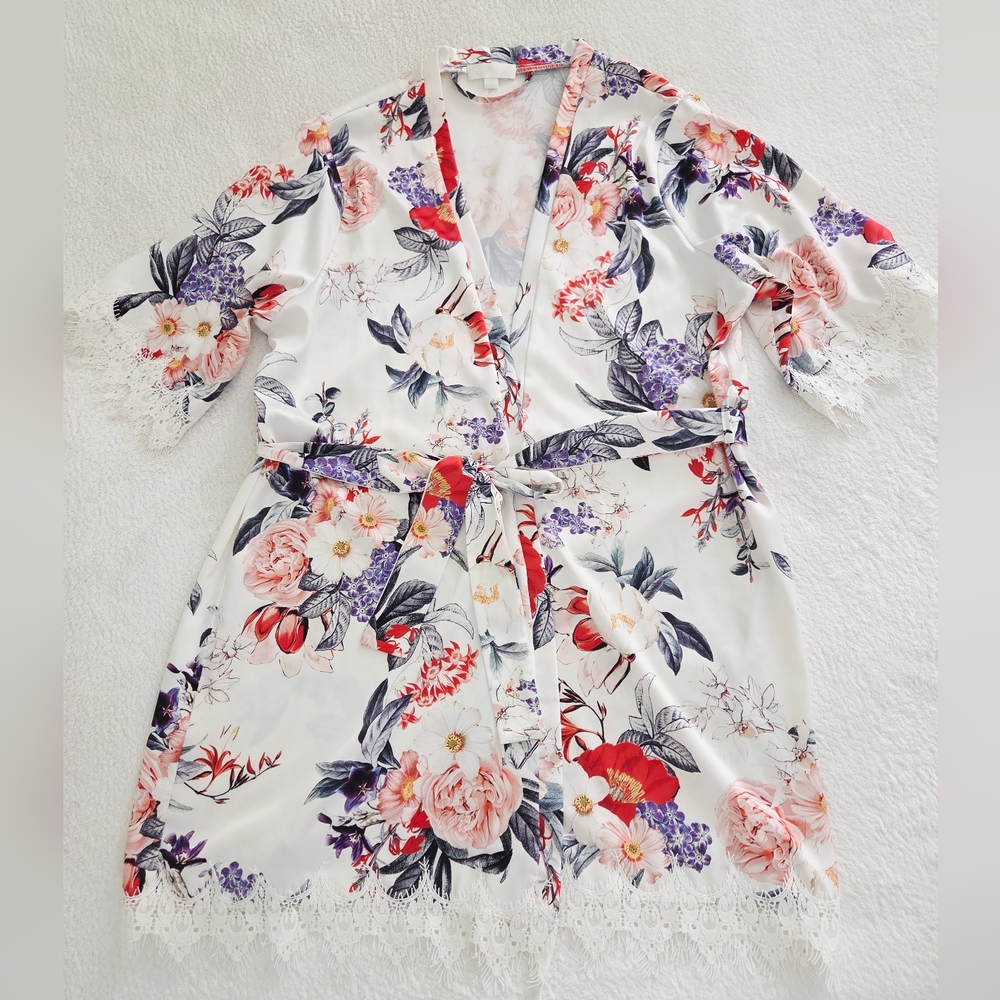 New!!!  Women's Floral Kimono Robe with Lace Trim Size M